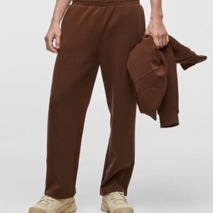 Mode of One Men's Regular Fit Track Pants in Dark Walnut New pick size